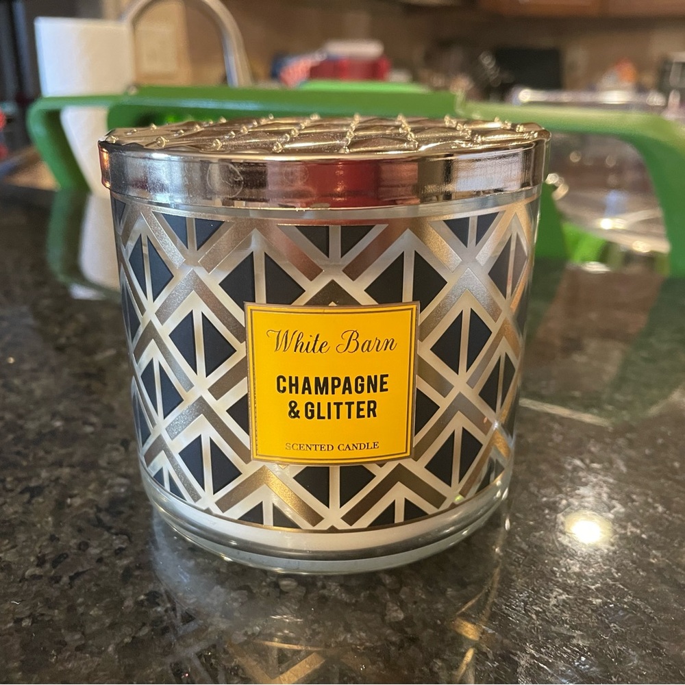 White Barn candle
